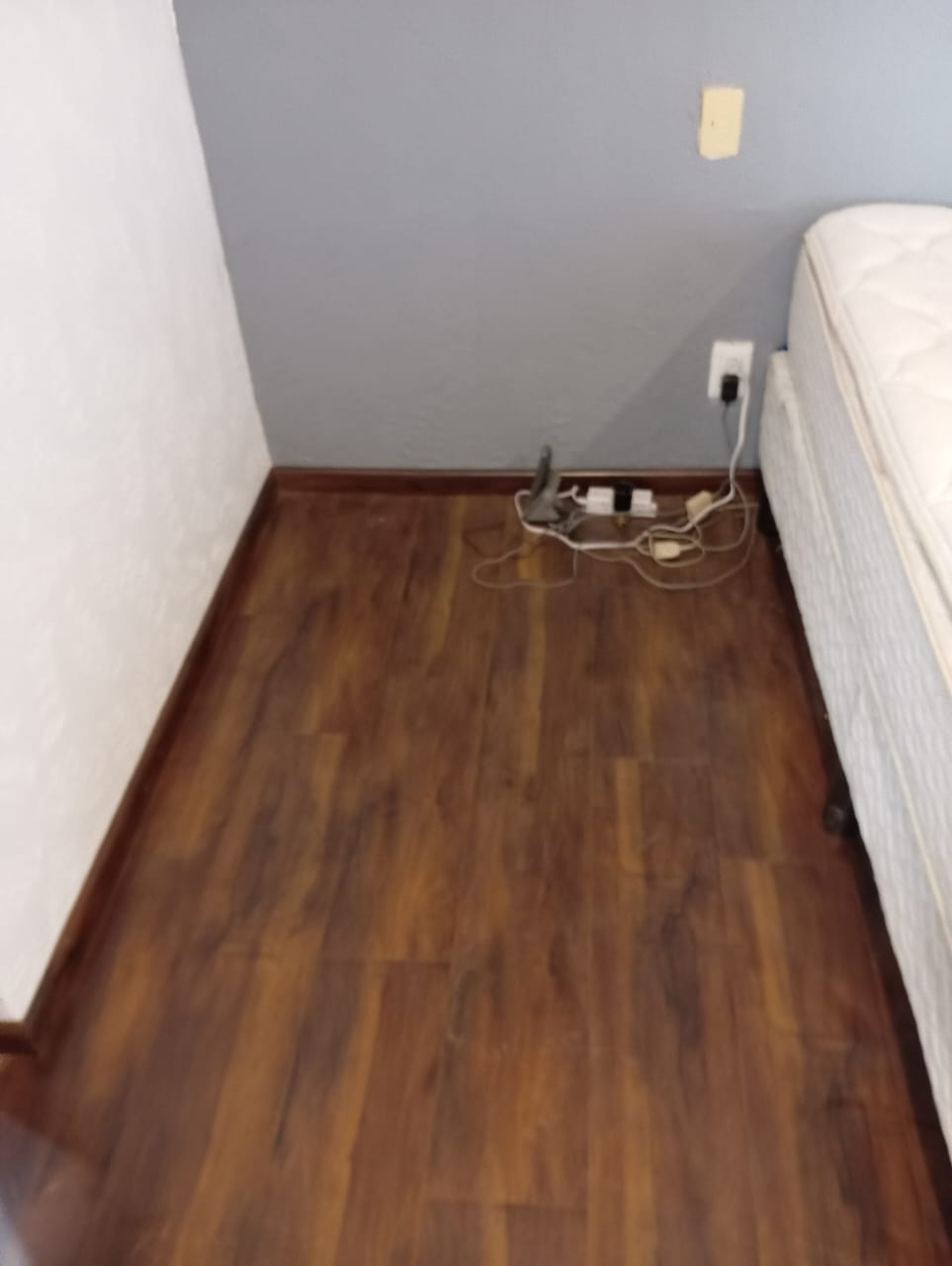 Detalle de piso de tono oscuro